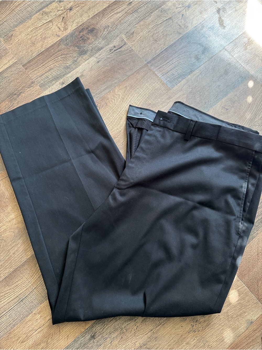 Haggar Men’s Black Dress Pants Size 42 x 30